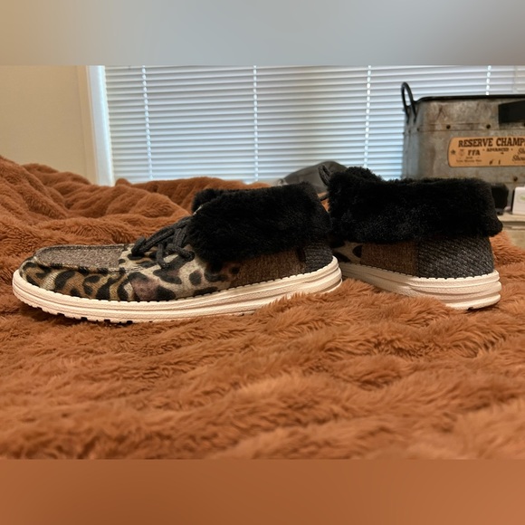 Women’s Hey Dudes - Picture 3 of 5